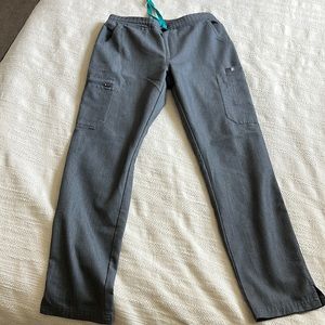 Yola skinny scrub pants graphite small